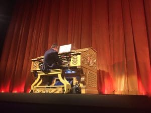 Music playing at the El Capitan Theatre